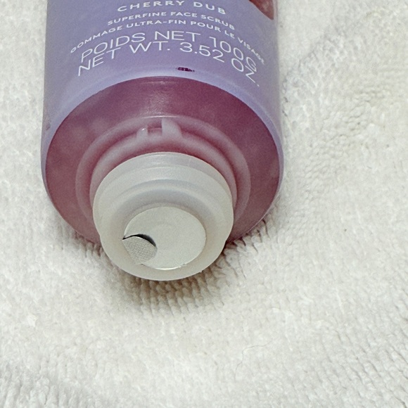 Fenty Beauty CHERRY DUB SUPERFINE DAILY CLEANSING FACE SCRUB - NEW - Picture 4 of 4